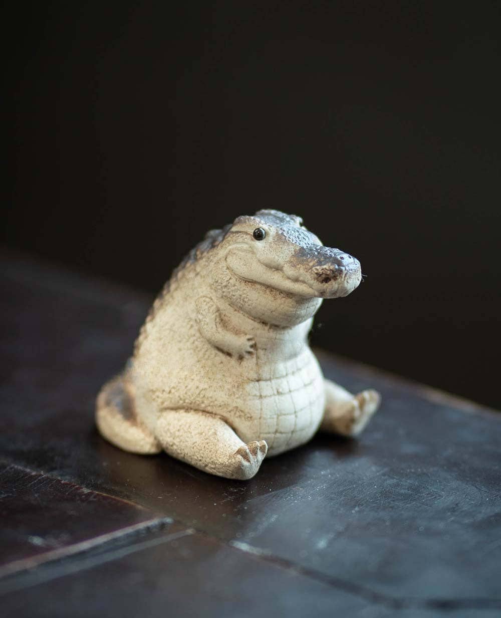 Gohobi Handmade Ceramic YiXing Clay Crocodile Ornament Tea pet