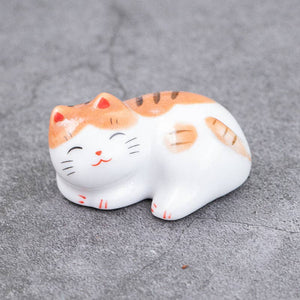 Gohobi Ceramic Lucky Cat Chopstick Rest: Orange