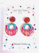 Laden Sie das Bild in den Galerie-Viewer, Summer pink atomic vintage earring quirky acrylics jewellery
