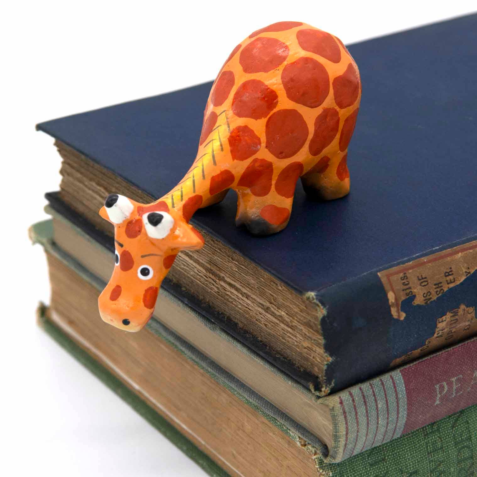 Cartoon Shelf Giraffe