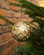 Laden Sie das Bild in den Galerie-Viewer, Gold and White Bauble
