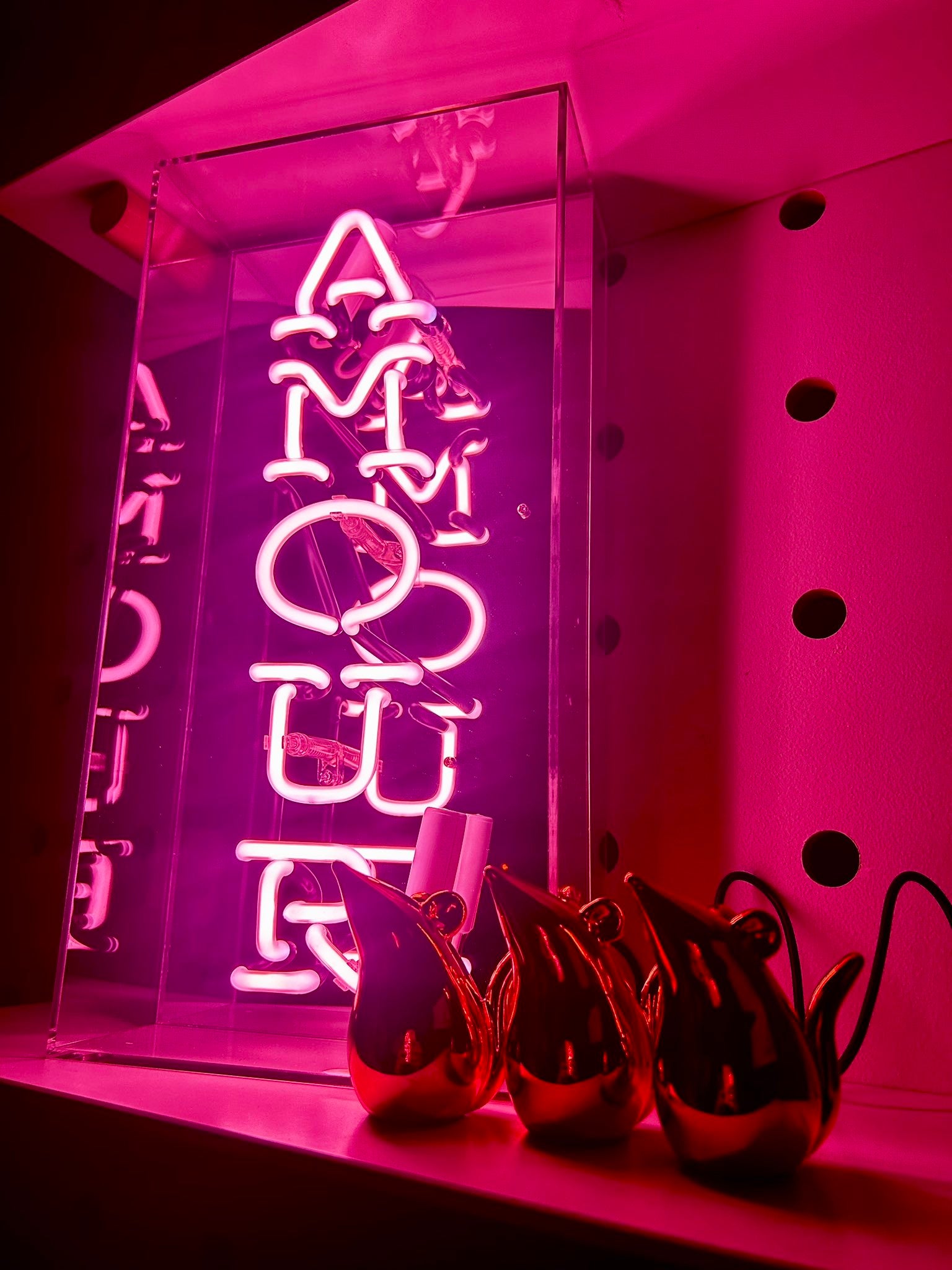 Amour Glass Neon Sign