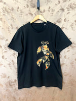 Carica l'immagine nel visualizzatore di Gallery, Mosaic Kingyo bespoke tshirt

