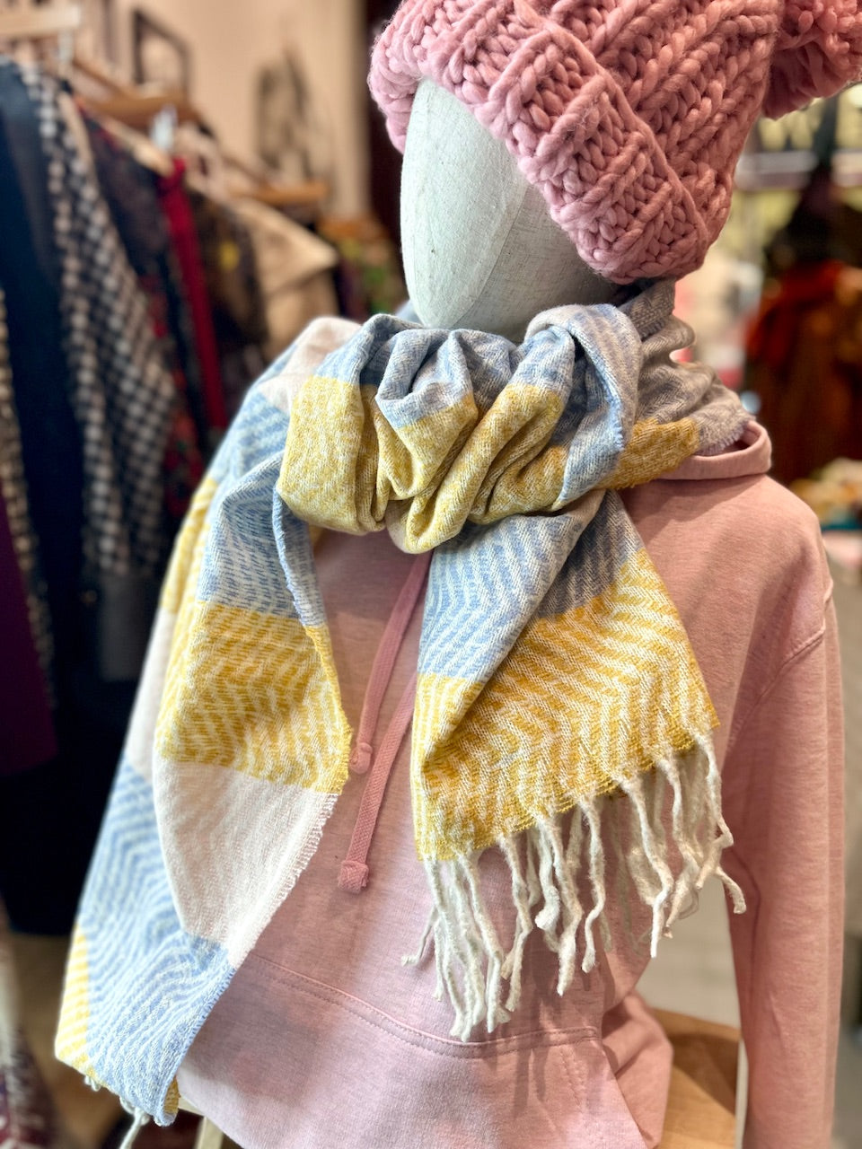 Colourful striped zigzag winter scarf: Grey Pink