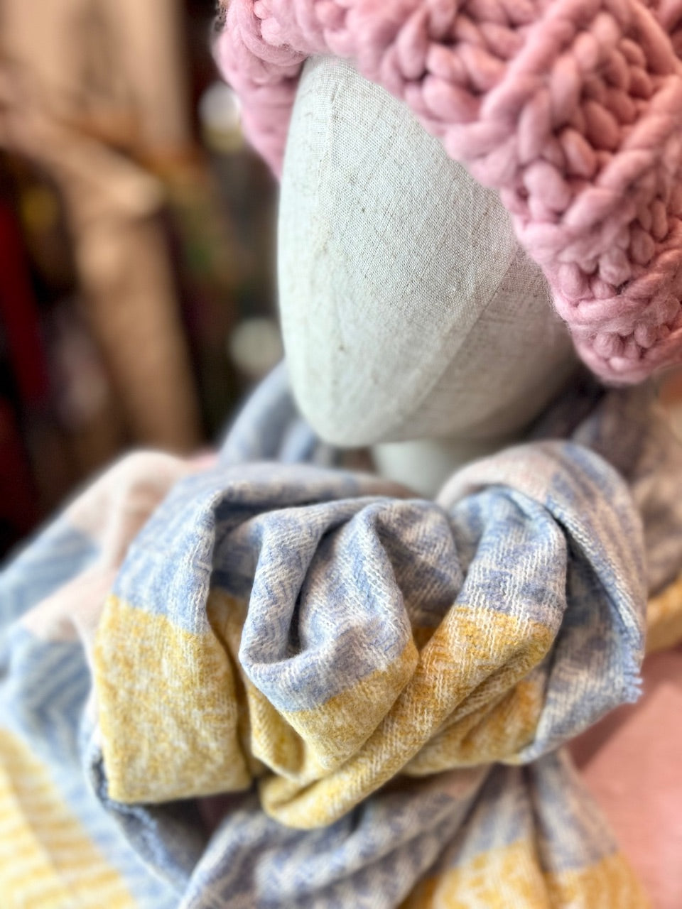 Colourful striped zigzag winter scarf: Grey Pink