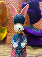 Laden Sie das Bild in den Galerie-Viewer, Jasper Rabbit Tartan, 14cm

