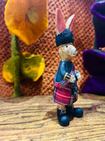 Laden Sie das Bild in den Galerie-Viewer, Jasper Rabbit Tartan, 14cm
