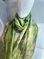 画像をギャラリービューアに読み込む, Felt and Silk Scarf - Olive Green
