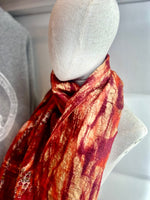 画像をギャラリービューアに読み込む, Felt and Silk Scarf - Flaming Red
