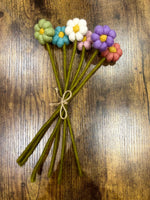 Laden Sie das Bild in den Galerie-Viewer, Pack of 6 Felt Handmade Flower Bouquet - Multicoloured: Pastel Flowers
