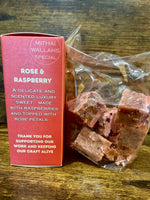 Laden Sie das Bild in den Galerie-Viewer, PASHMAS Luxury Indian Confections Girl in the Moon
