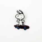 Load image into Gallery viewer, Peanuts Lifestyle Pin - Skateboard
