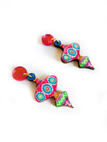 画像をギャラリービューアに読み込む, Rosie Rose Parker christmas bauble earrings
