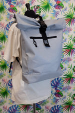 Laden Sie das Bild in den Galerie-Viewer, Light Grey Recycled Rolled Top Backpack
