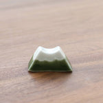 画像をギャラリービューアに読み込む, Gohobi Ceramic Mountain Fuji Chopstick Rest - Dark green
