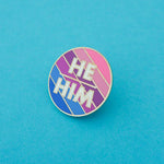 Carica l&#39;immagine nel visualizzatore di Gallery, He/Him pro-noun pin badge
